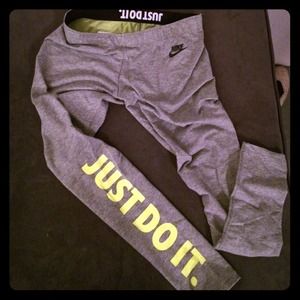 Never worn Nike leggings