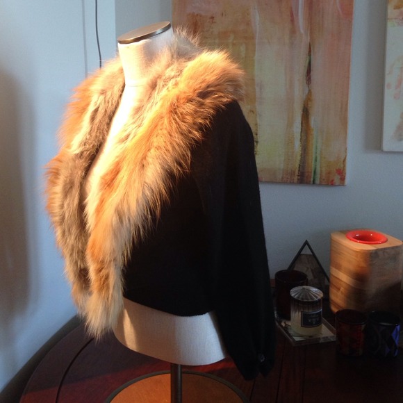 Vintage sweater with real fur collar - Picture 2 of 4