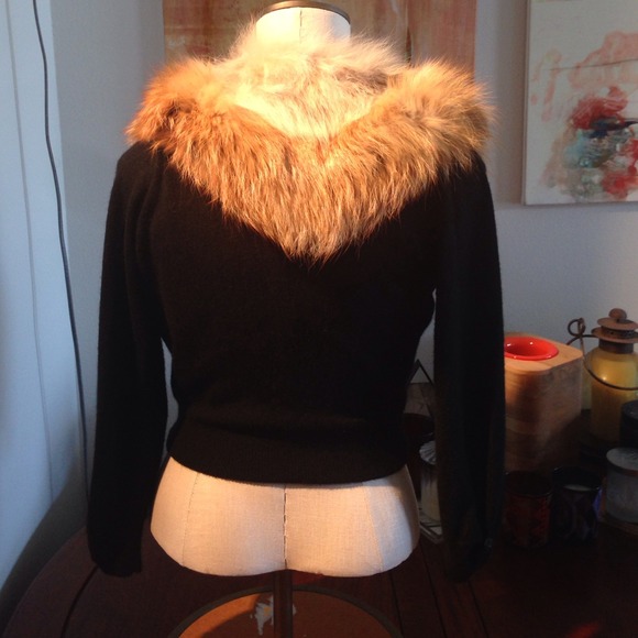 Vintage sweater with real fur collar - Picture 3 of 4