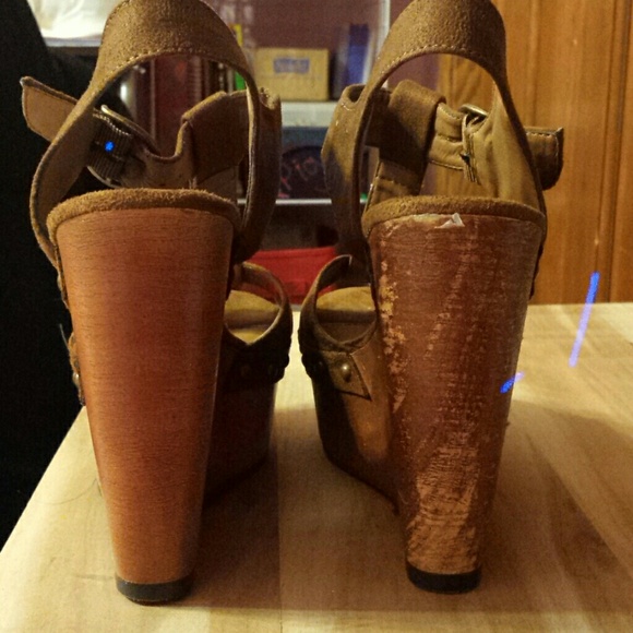 Shoes - Picture 3 of 3