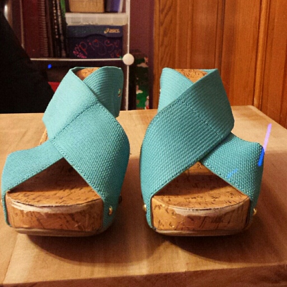 Shoes - Picture 2 of 3