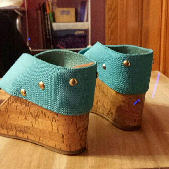 Shoes - Picture 3 of 3