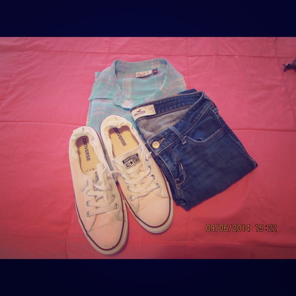 dark Hollister skinny jeans. Prices Negotiable!