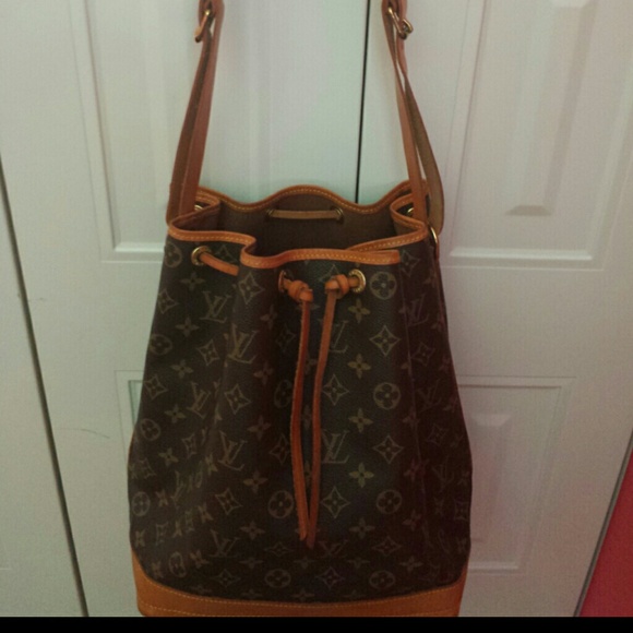 Authentic Louis Vuitton Noe