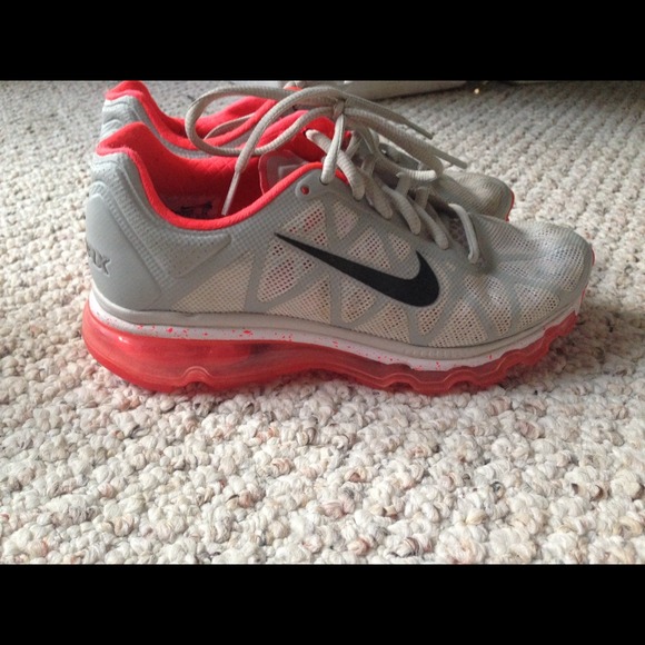 Nike Airmax 2011 ❗️REDUCED ❗️