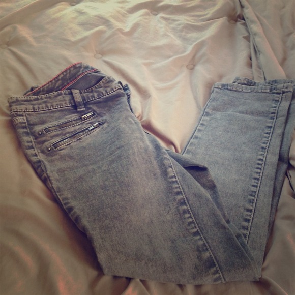 DKNY JEANS