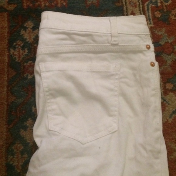 Classic white pant. - Picture 2 of 2