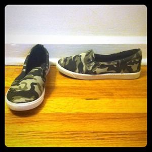 camo flats