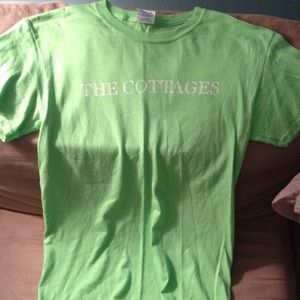 The cottages southern Tshirt small