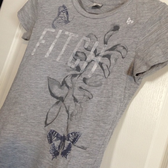 🚫Gifted🚫 A&F Screen Printed T-shirt - Picture 2 of 4