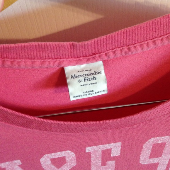 ️⛔️BUNDLED⛔️ A&F Screen Printed Tshirt - Picture 4 of 4