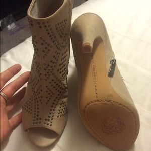 Vince Camuto size 7.5