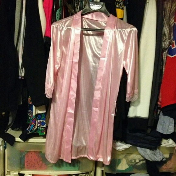 Robes - Picture 2 of 4