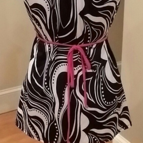 Sleeveless white and black top - Picture 3 of 4