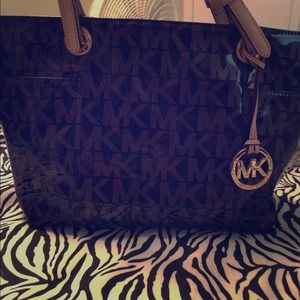 *Sold on Mercari* Michael Kors Sig. tote