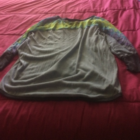 Top - Picture 2 of 2