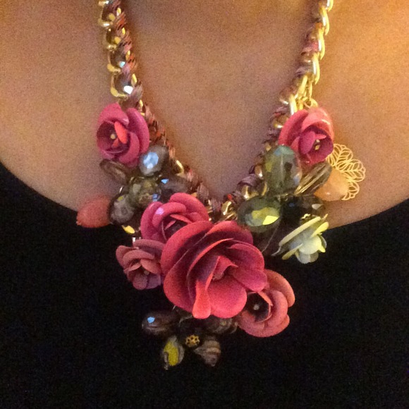 Statement necklace