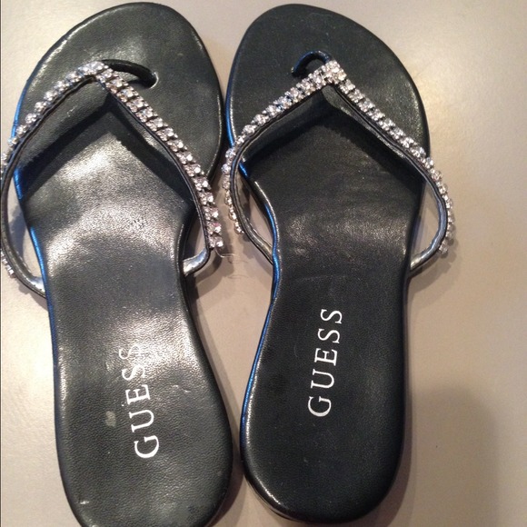 Bundled new Guess thong sandals. - Picture 2 of 4