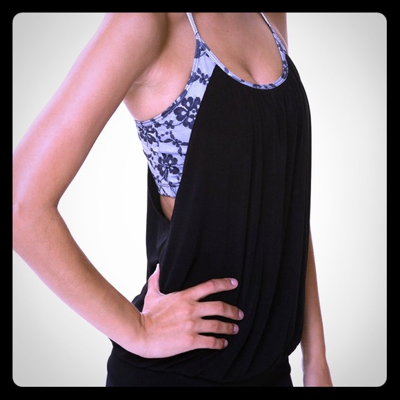 BUNDLE Onzie tank & camo lulu Capri