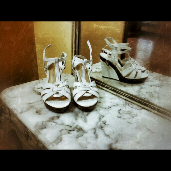 Gianni Bini wedges