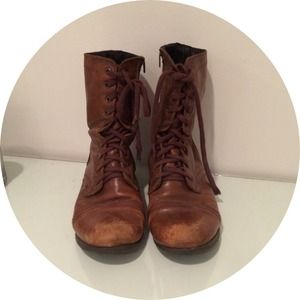STEVE MADDEN TROOPA BOOTS