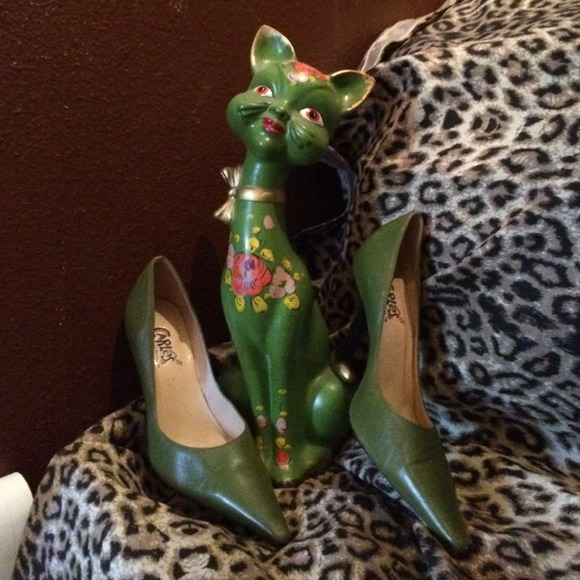 Carlos Santana Vintage Pumps ( army green )