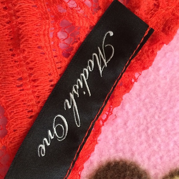 Lace Crop top - Picture 3 of 3