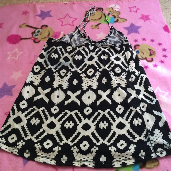 Fancy tank top - Picture 2 of 4