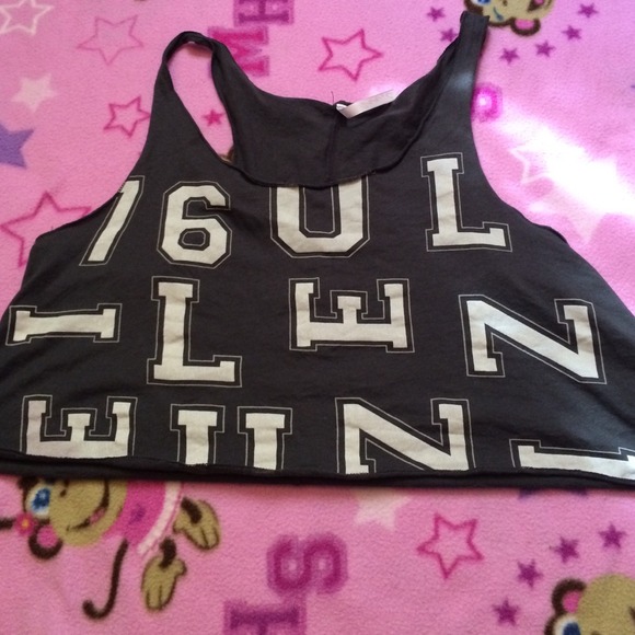 Loose crop top