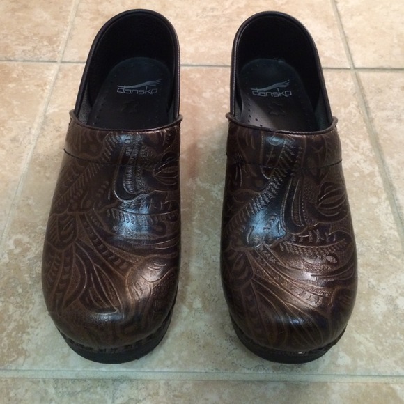 Dansko Professional tooled clogs