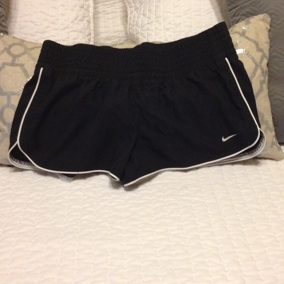 🚫Bundled- Black nike shorts
