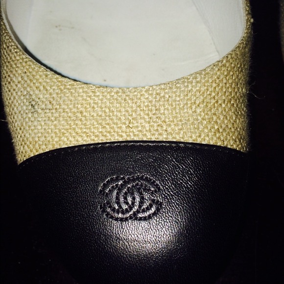 Authentic Chanel flats. - Picture 2 of 4