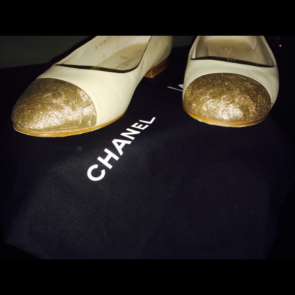 Authentic almost like new Chanel flats. - Picture 2 of 4