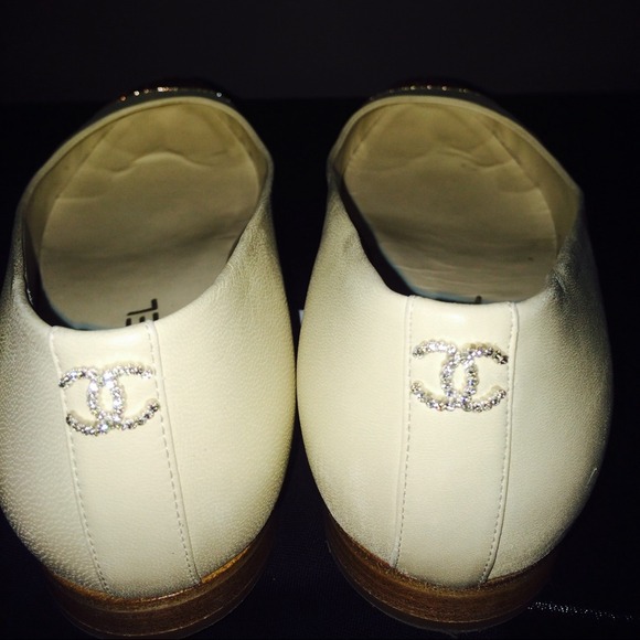 Authentic almost like new Chanel flats. - Picture 3 of 4