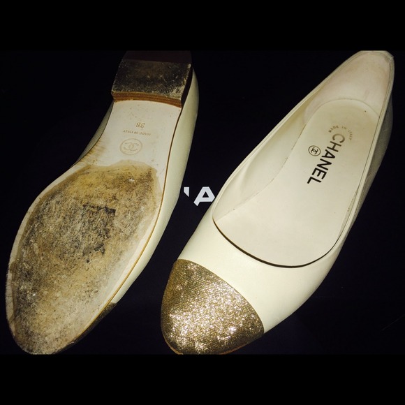 Authentic almost like new Chanel flats. - Picture 4 of 4