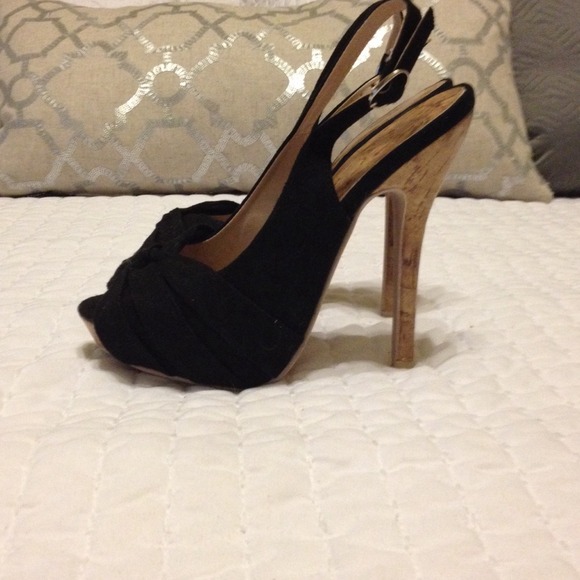 Heels - Picture 1 of 3