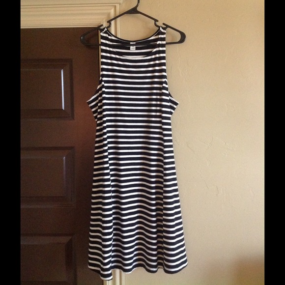 old navy black and white dress