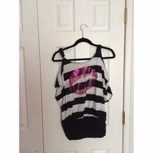 Stripped tank top with bat winged sleeves
