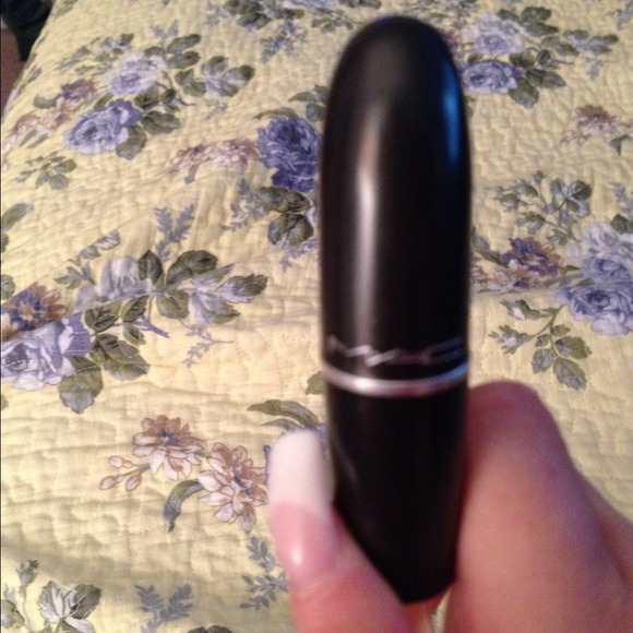 XSOLDX MAC A Novel Romance Collection - Picture 2 of 4