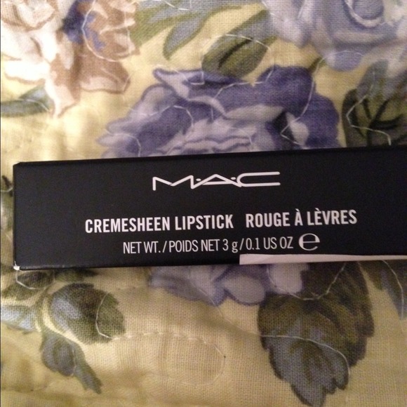 XSOLDX MAC A Novel Romance Collection - Picture 4 of 4