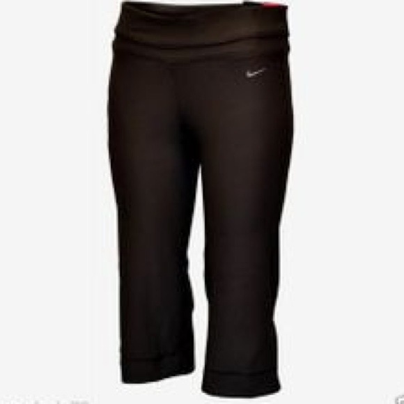 Nike Dry-Fit crop pants
