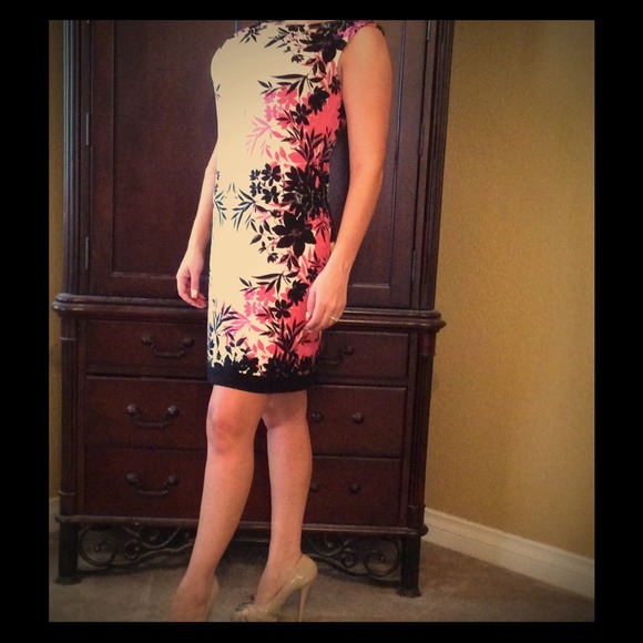 Cute floral dress size 6