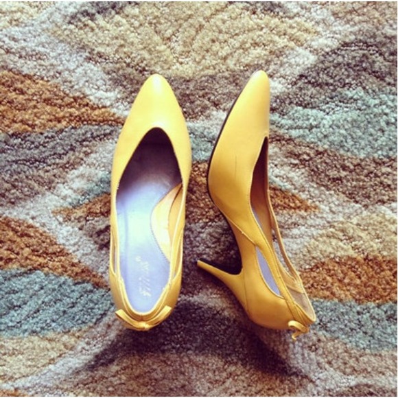 Vintage pumps