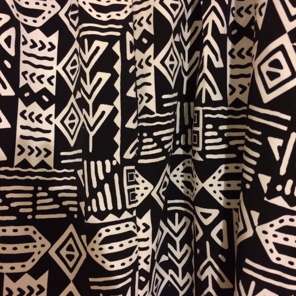 🌟HP 1/28🌟Tribal Print Dress - Picture 4 of 4