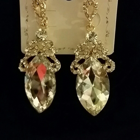NWT Trendy earrings - Picture 1 of 2