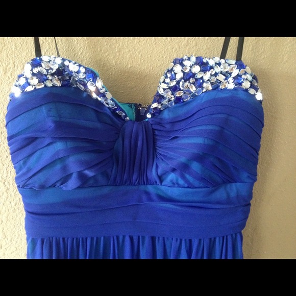 Homecoming, snoball or prom dress, size 3