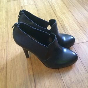 Nine West New Black Leather Booties