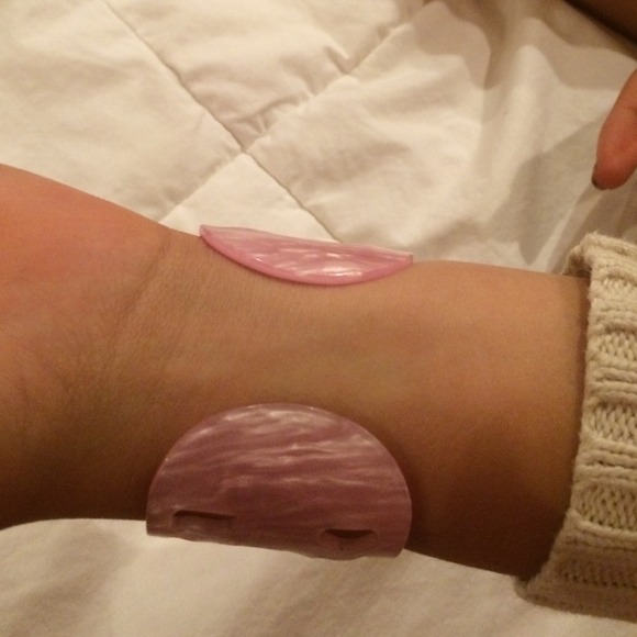 Cuff bracelet - Picture 2 of 2