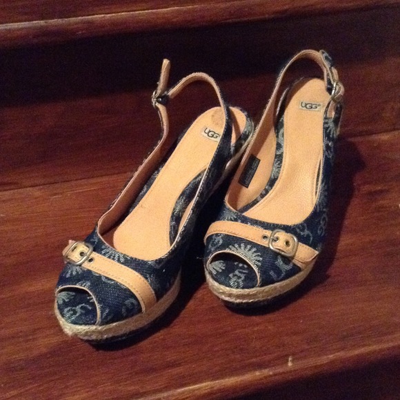 UGG Wedges totally cute, totally authentic!