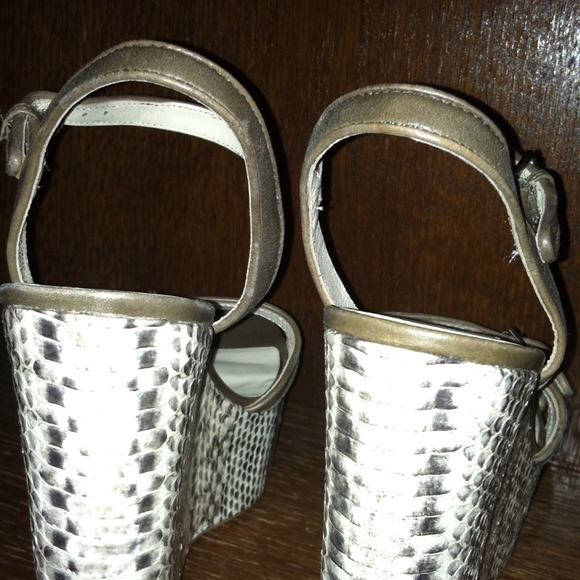 Michael Kors Animal Jacinda Wedge Dark Olive - Picture 3 of 4